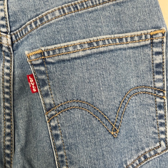 Levi's High Rise Blue Jeans - Picture 7 of 7